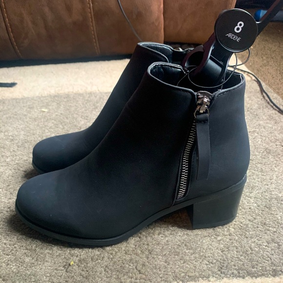 Brand new Black booties - Picture 1 of 3